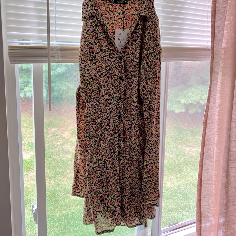 A dress from Zara. Size - Small (Mex-26)